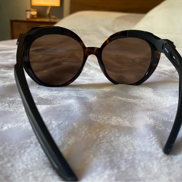 BALENCIAGA SUNGLASSES - Picture 5 of 7